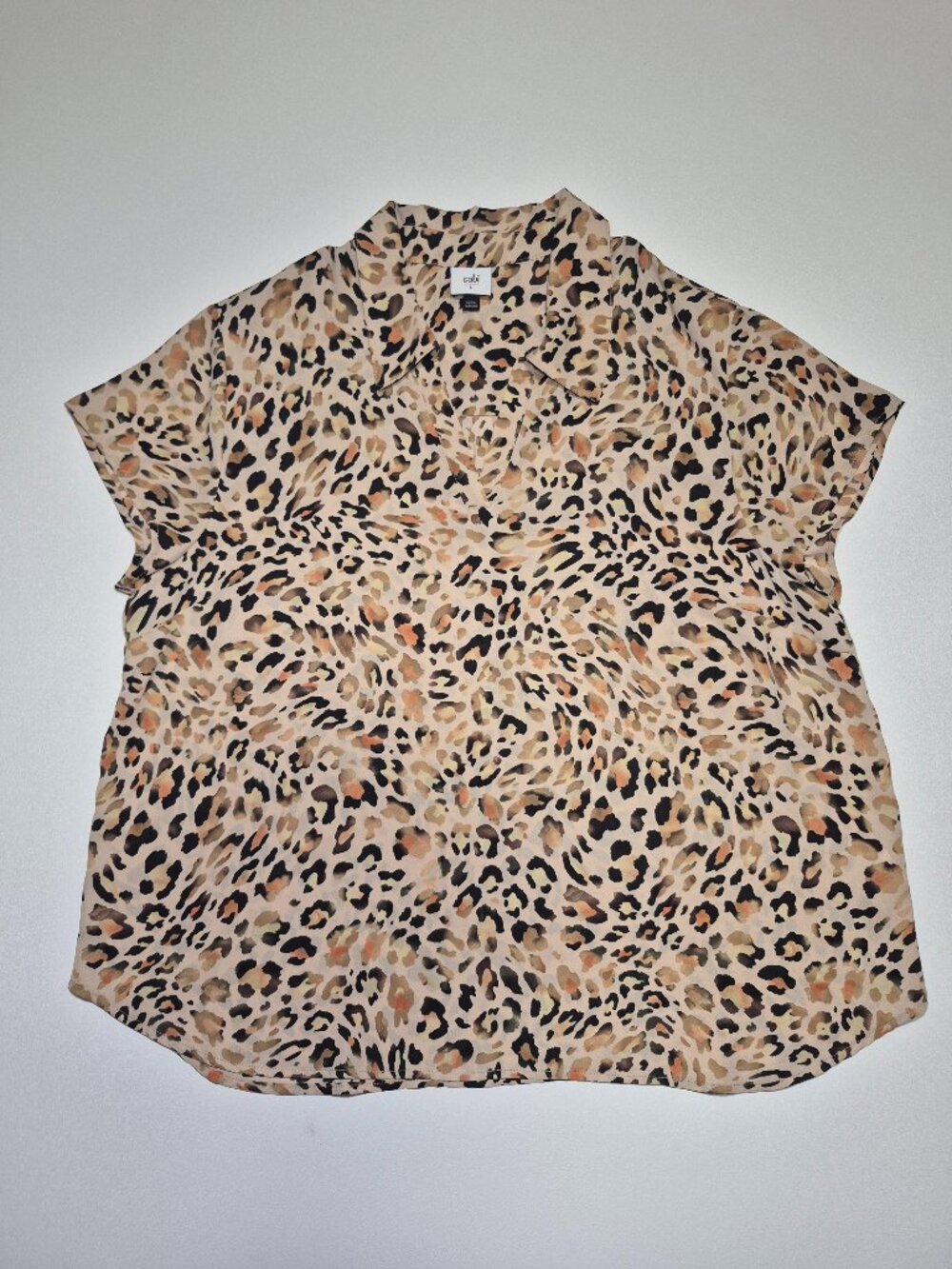 Cabi Lynx Top 6090 Leopard Print Womens Size L V-Neck Short Sleeve Blouse Shirt